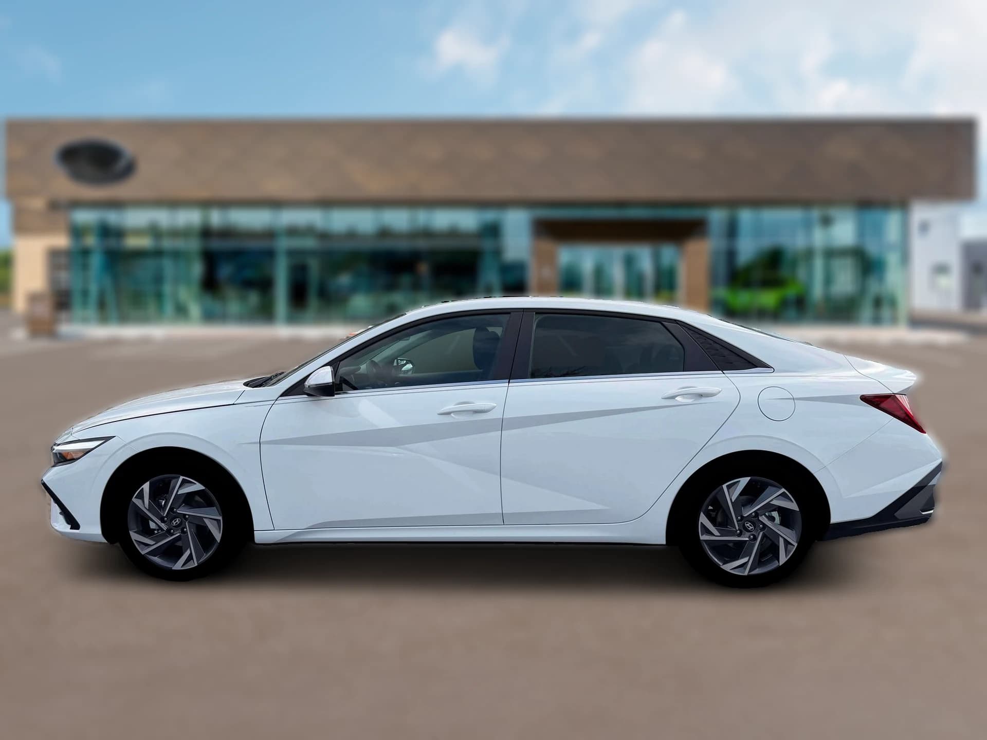 Hyundai Elantra Hybrid Limited Sedan 2026 — side view