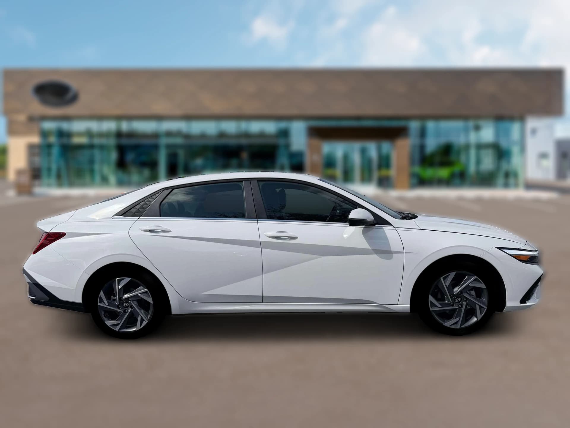 Hyundai Elantra Hybrid Limited Sedan 2026 — side view