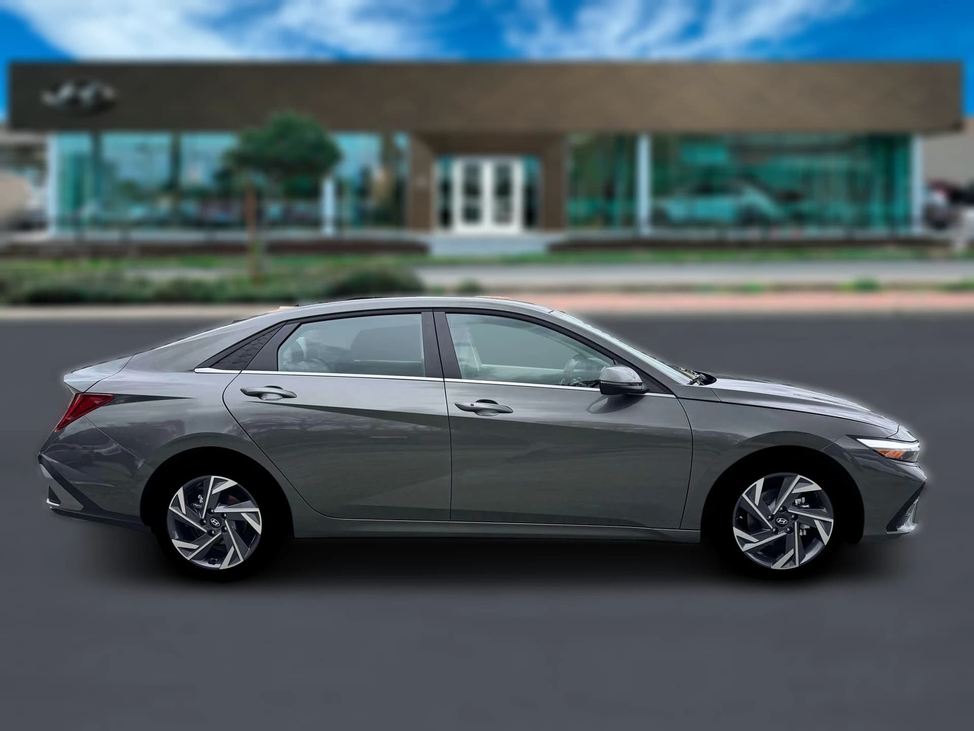 Hyundai Elantra Limited Sedan 2026 — side view