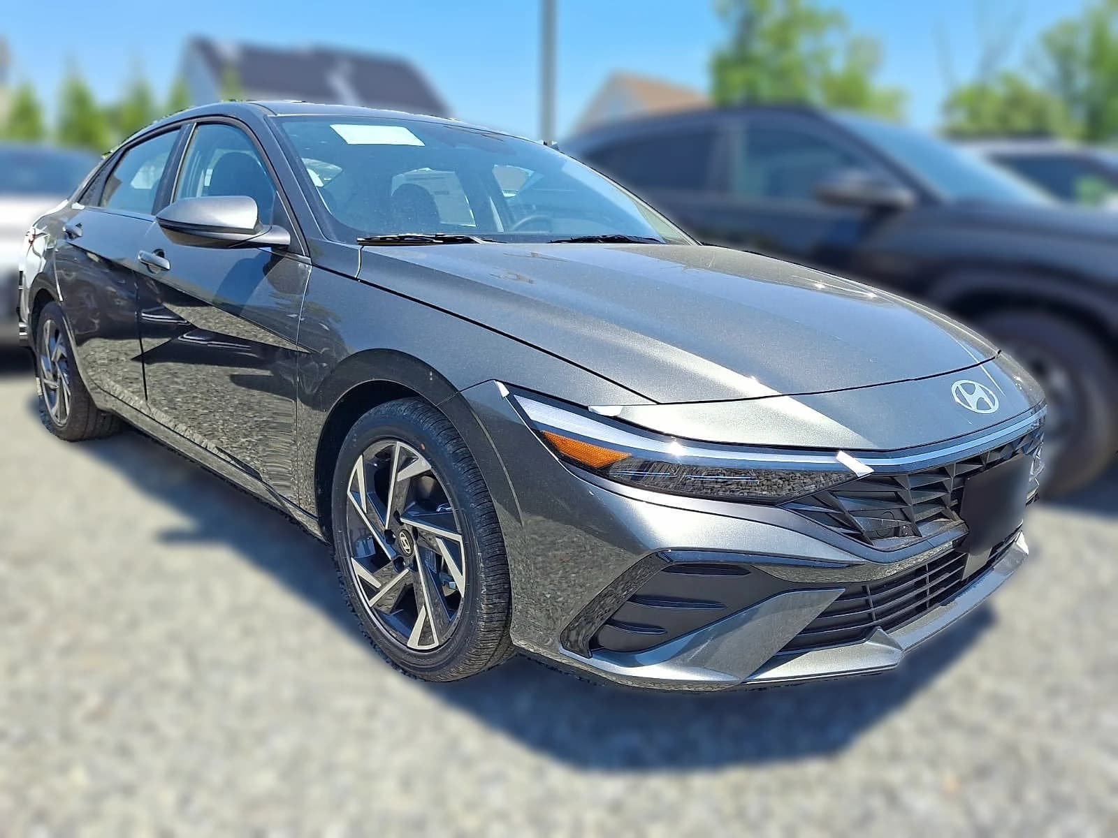 Hyundai Elantra Limited IVT 2026 — side view