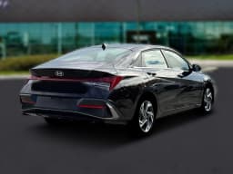 Hyundai Elantra Limited Sedan 2026 — side view
