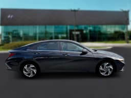 Hyundai Elantra Limited Sedan 2026 — side view