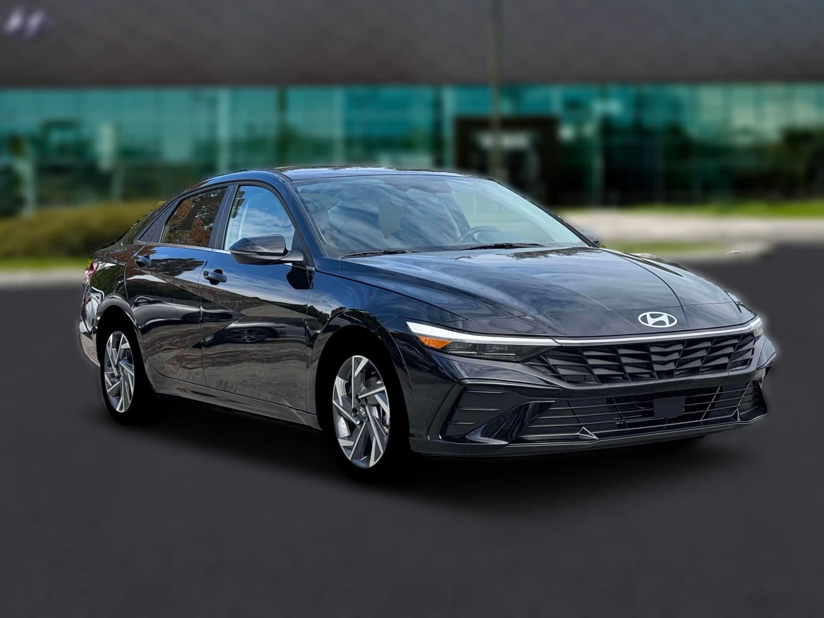 Hyundai Elantra Limited Sedan 2026 — side view