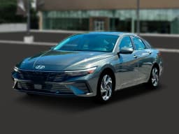 Hyundai Elantra Limited IVT 2025 — side view