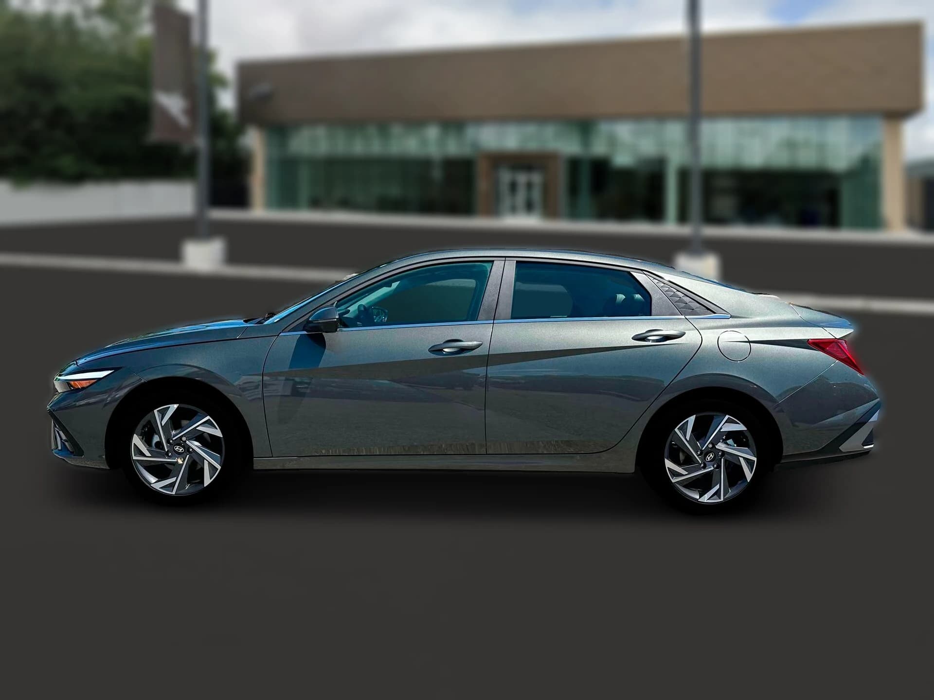 Hyundai Elantra Limited IVT 2025 — side view