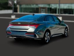 Hyundai Elantra Limited IVT 2025 — side view