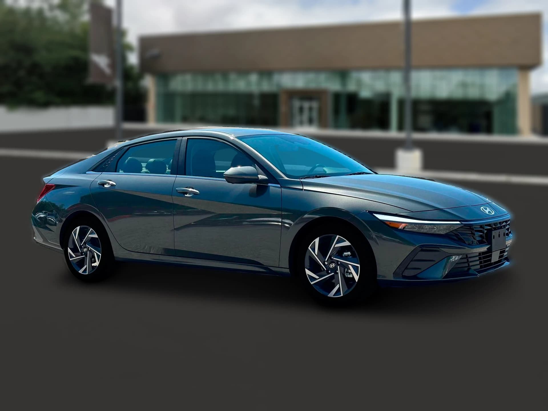 Hyundai Elantra Limited IVT 2025 — side view