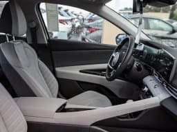 Hyundai Elantra Limited IVT 2026 — side view
