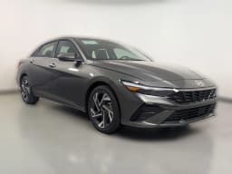 Hyundai Elantra Limited IVT 2026 — side view
