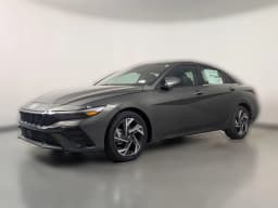 Hyundai Elantra Limited IVT 2026 — side view