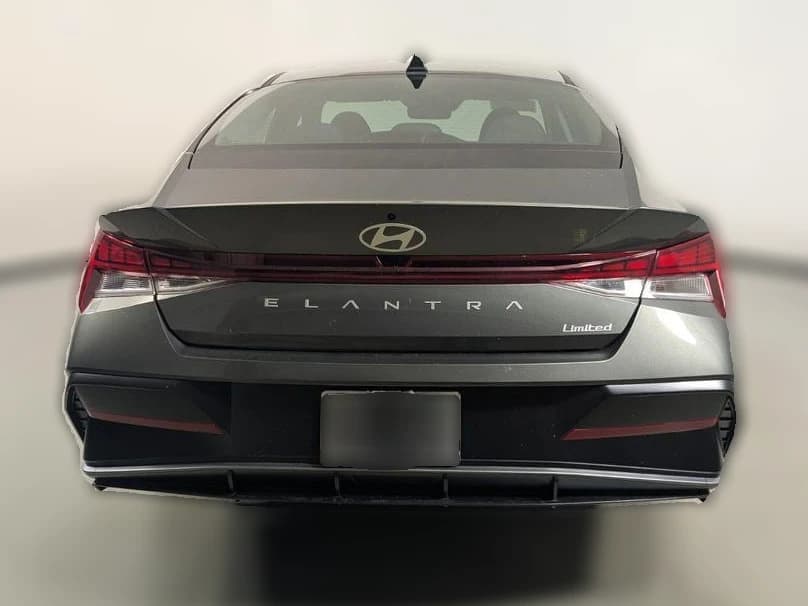 Hyundai Elantra Limited IVT 2026 — side view