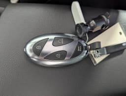 Hyundai Elantra Limited IVT 2026 — side view