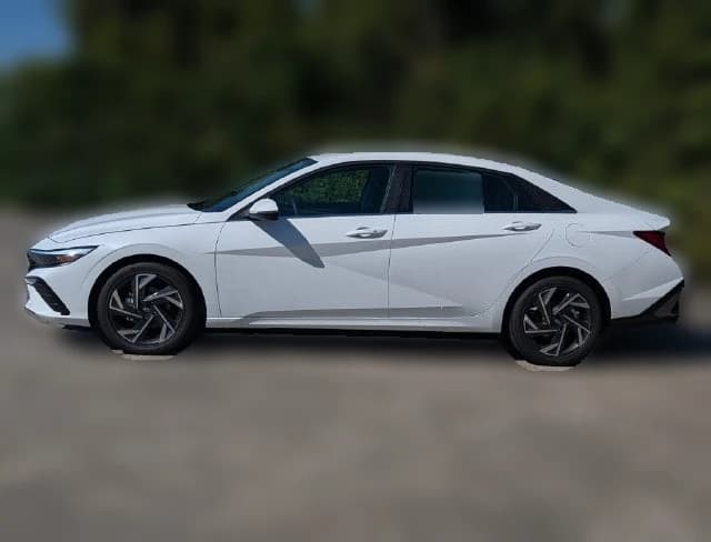 Hyundai Elantra Limited Sedan 2026 — side view