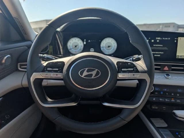 Hyundai Elantra Limited Sedan 2026 — side view