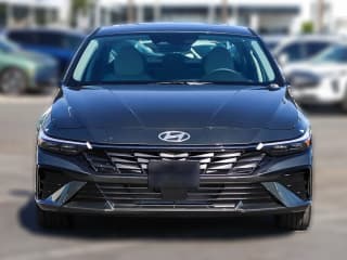 Hyundai Elantra Limited IVT