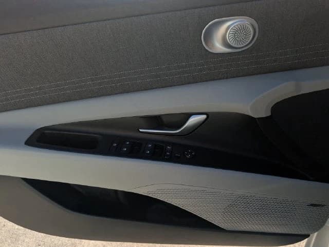 Hyundai Elantra Limited Sedan 2026 — side view
