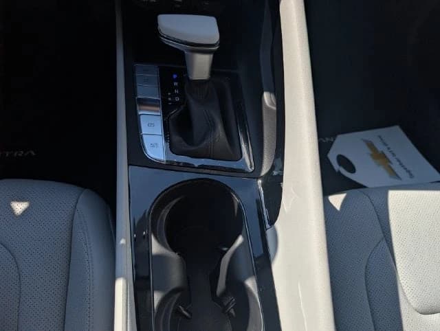 Hyundai Elantra Limited Sedan 2026 — side view