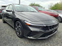 Hyundai Elantra Limited IVT 2026 — side view