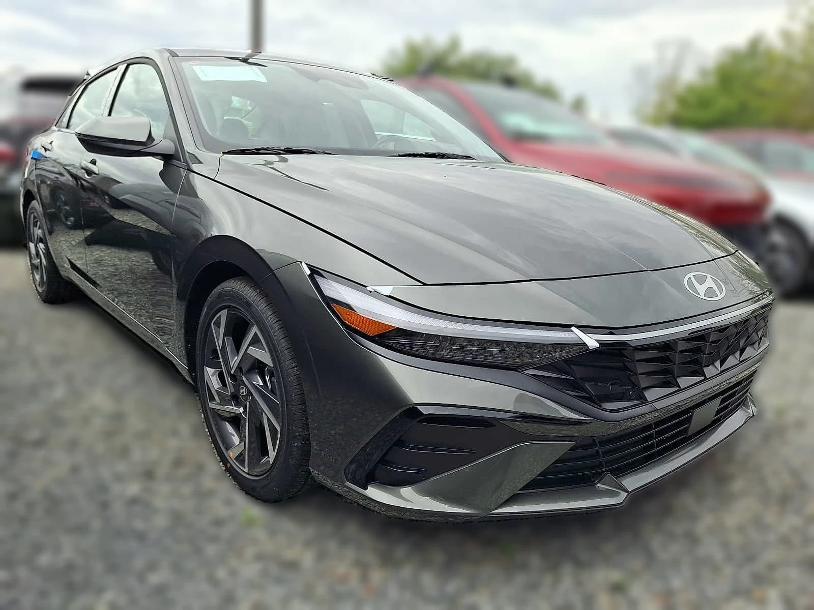 Hyundai Elantra Limited IVT 2026 — side view
