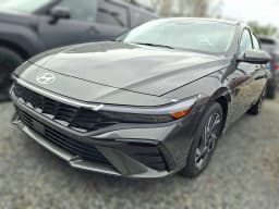 Hyundai Elantra Limited IVT 2026 — side view