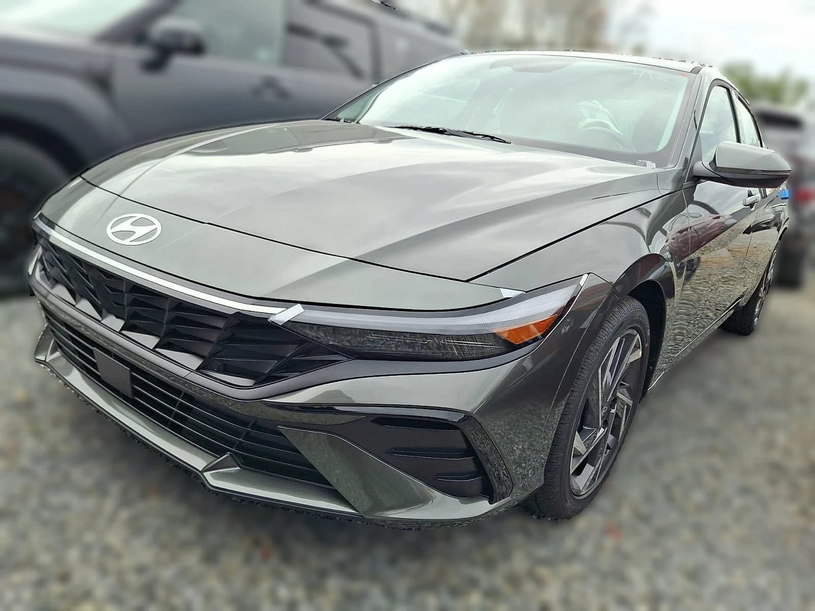 Hyundai Elantra Limited IVT 2026 — side view