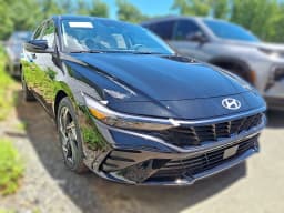 Hyundai Elantra Limited Sedan 2026 — side view