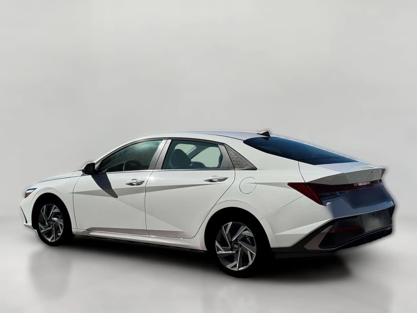 Hyundai Elantra Limited Sedan 2026 — side view