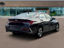 Hyundai Elantra Limited Sedan 2026 — side view