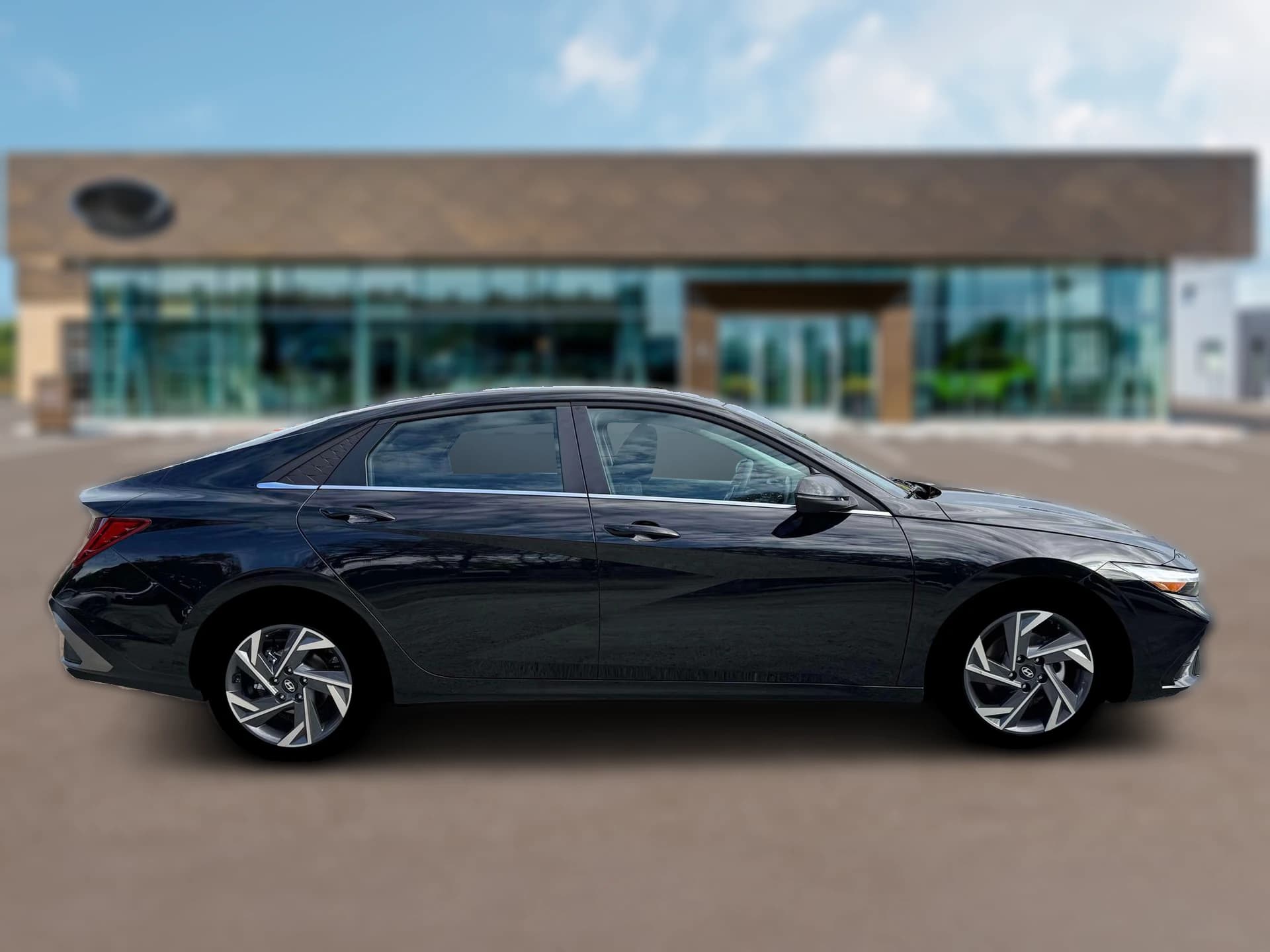 Hyundai Elantra Limited Sedan 2026 — side view