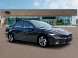 Hyundai Elantra Limited Sedan 2026 — side view