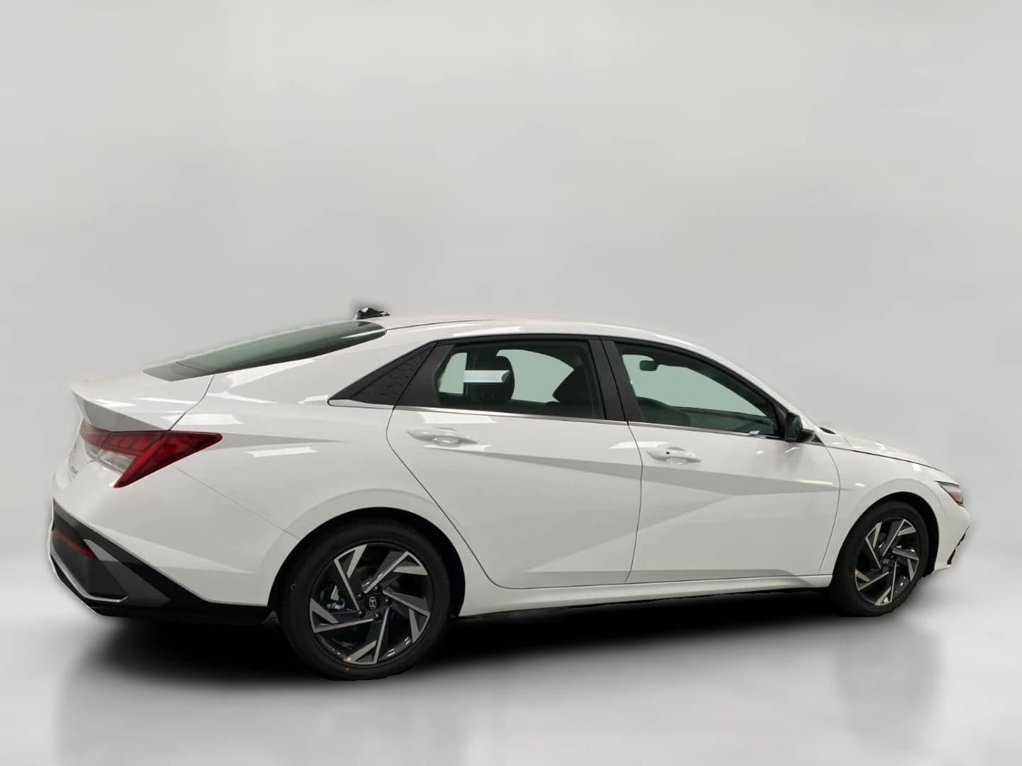 Hyundai Elantra Limited Sedan 2026 — side view