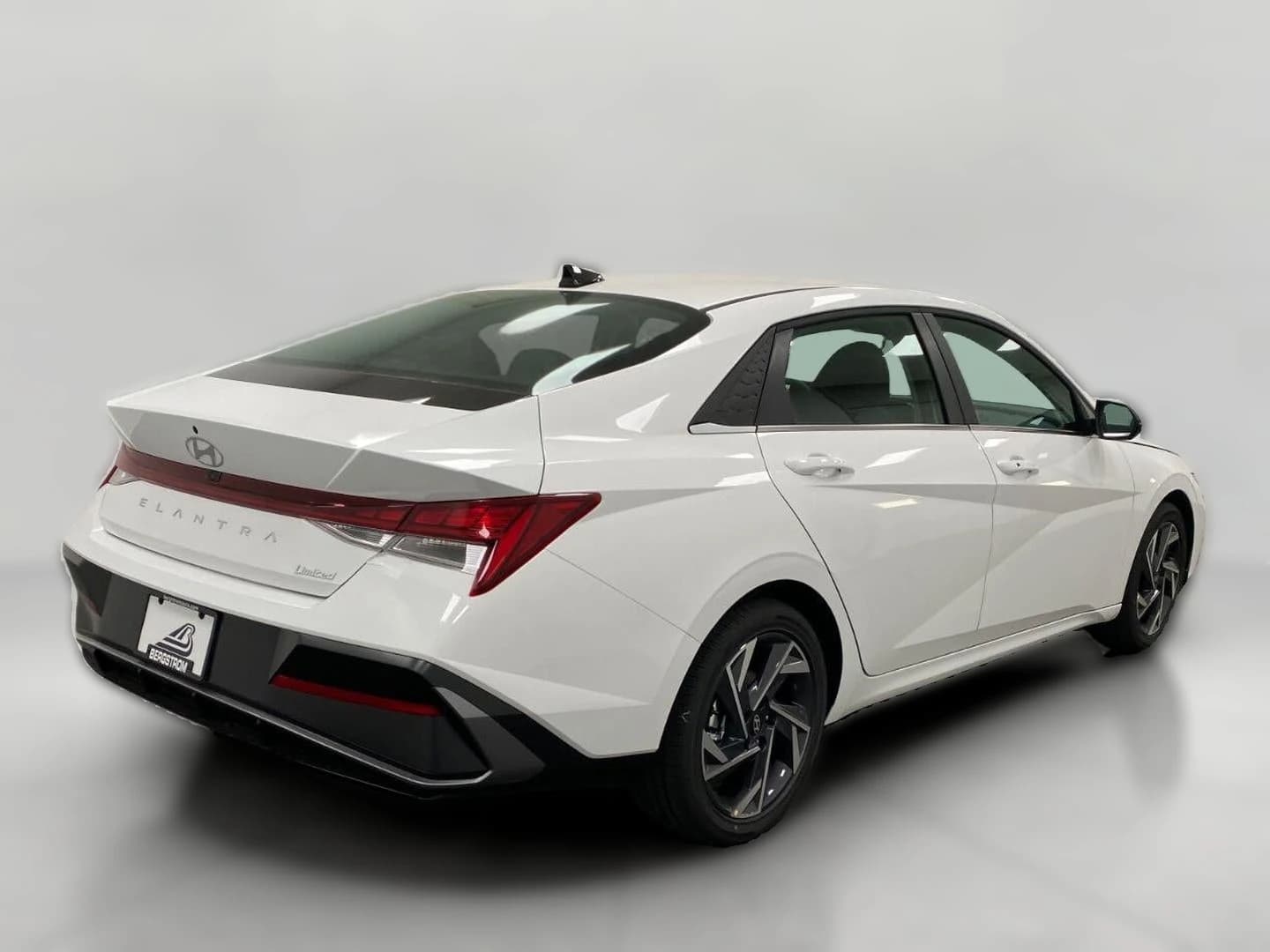 Hyundai Elantra Limited Sedan 2026 — side view