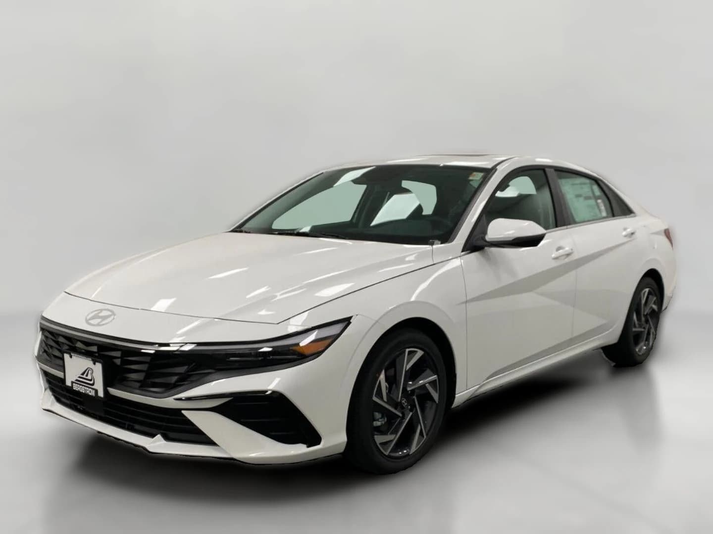 Hyundai Elantra Limited Sedan 2026 — side view