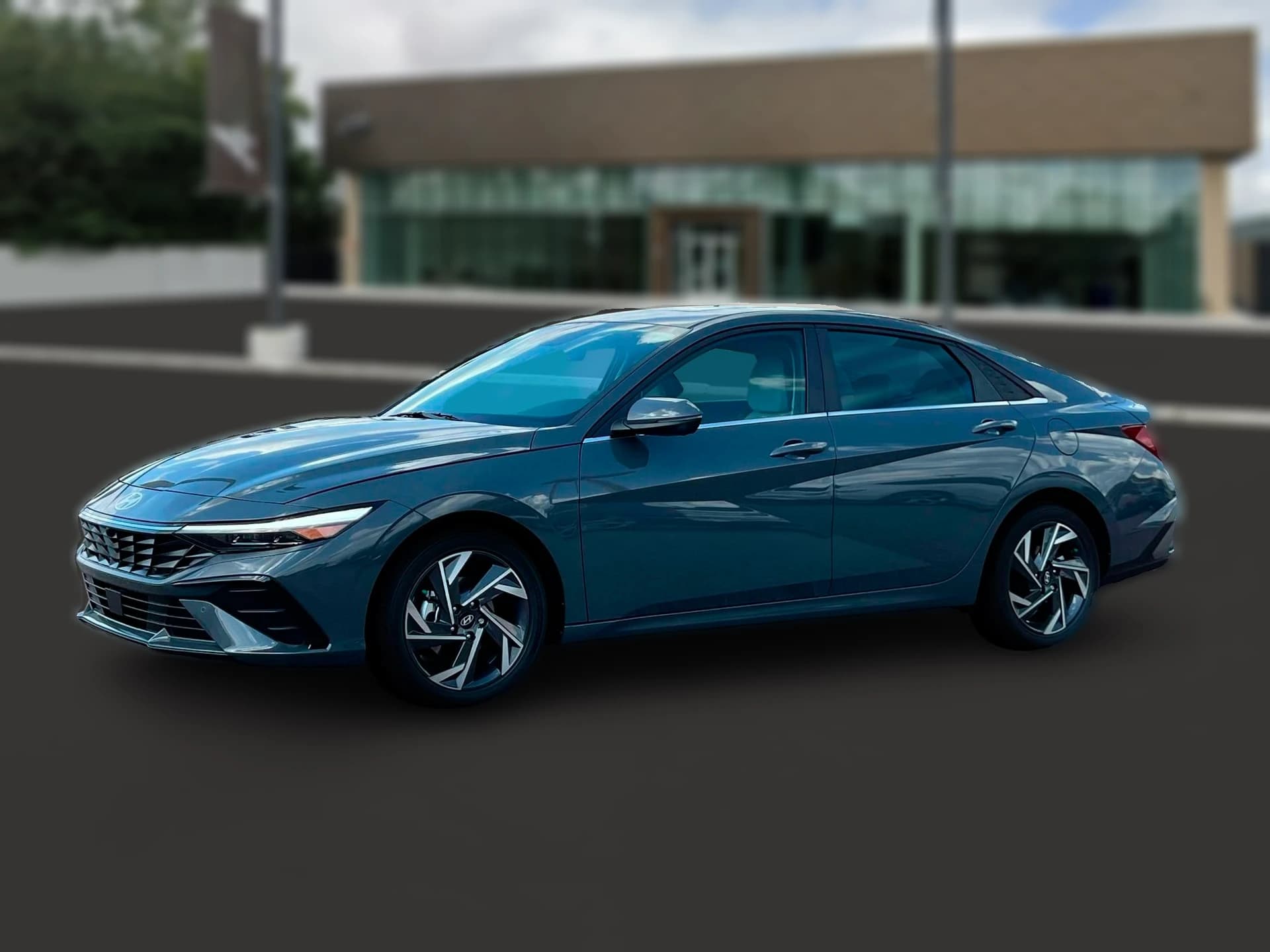 Hyundai Elantra Limited IVT 2025 — side view