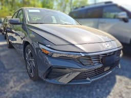 Hyundai Elantra Limited IVT 2026 — side view