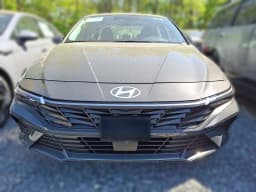 Hyundai Elantra Limited IVT 2026 — side view