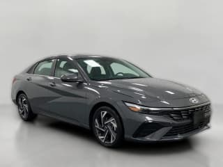 Hyundai Elantra Limited Sedan