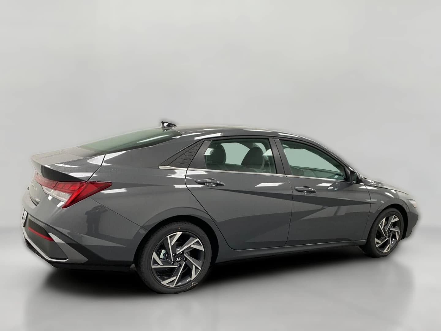 Hyundai Elantra Limited Sedan 2026 — side view