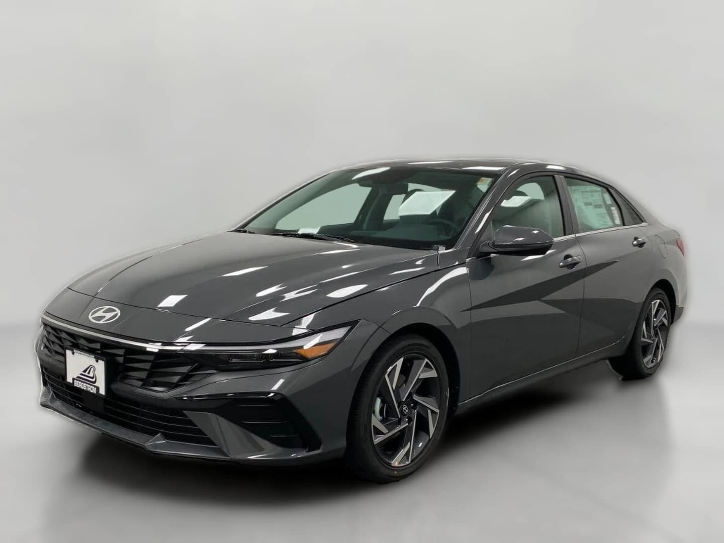 Hyundai Elantra Limited Sedan 2026 — side view