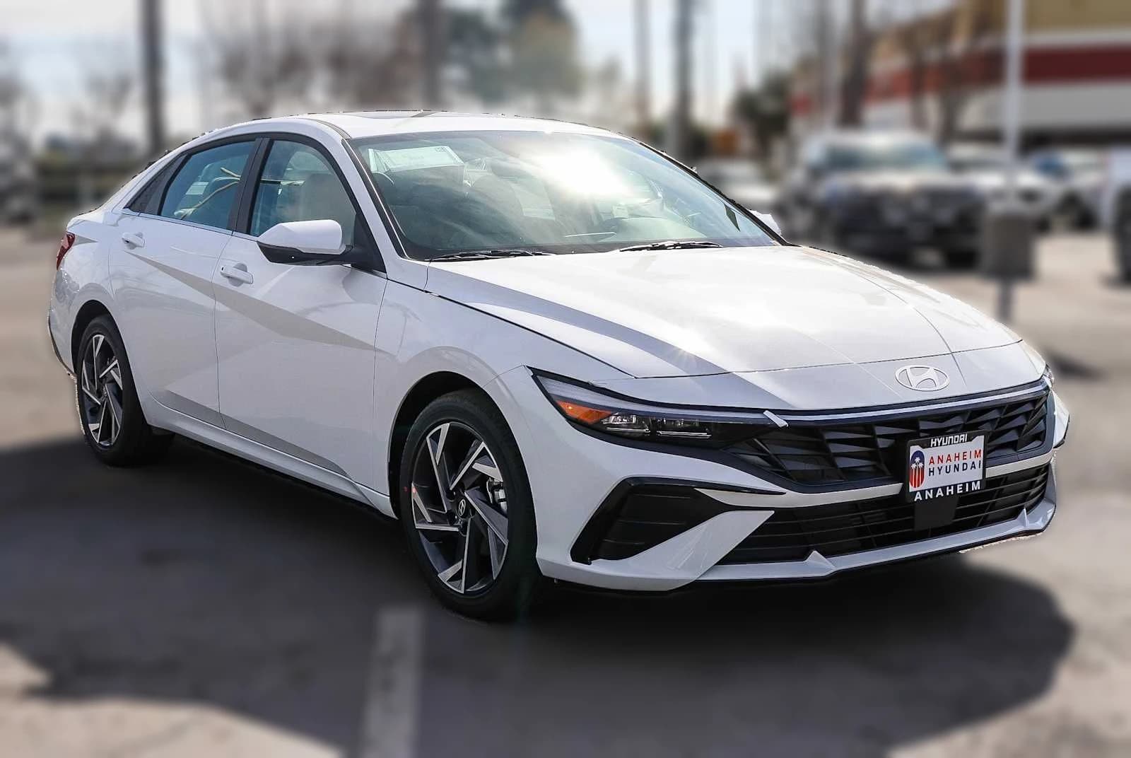 Hyundai Elantra Limited IVT 2026 — side view