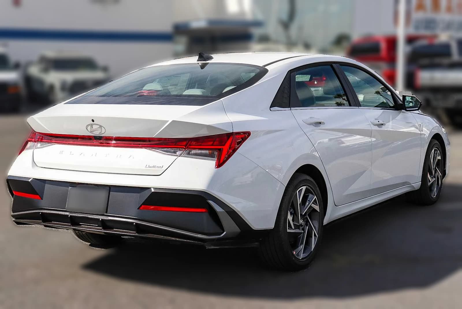 Hyundai Elantra Limited IVT 2026 — side view