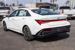 Hyundai Elantra Limited IVT 2026 — side view