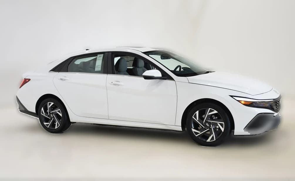 Hyundai Elantra Limited Sedan 2026 — side view