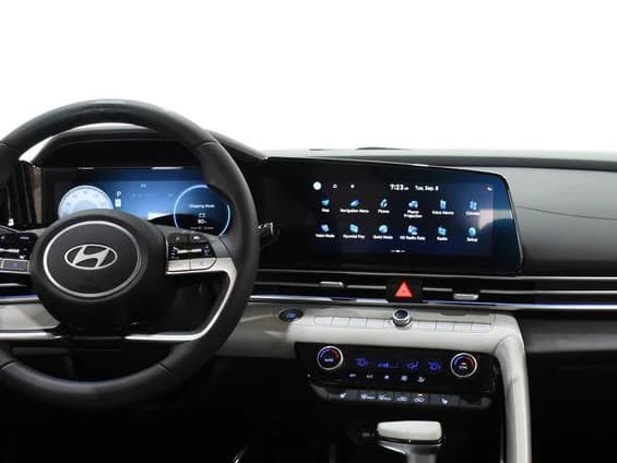 Hyundai Elantra Limited Sedan 2026 — side view