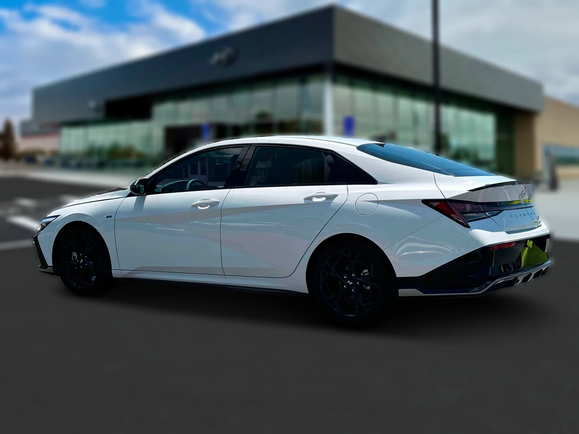 Hyundai Elantra N Line DCT 2025 — side view