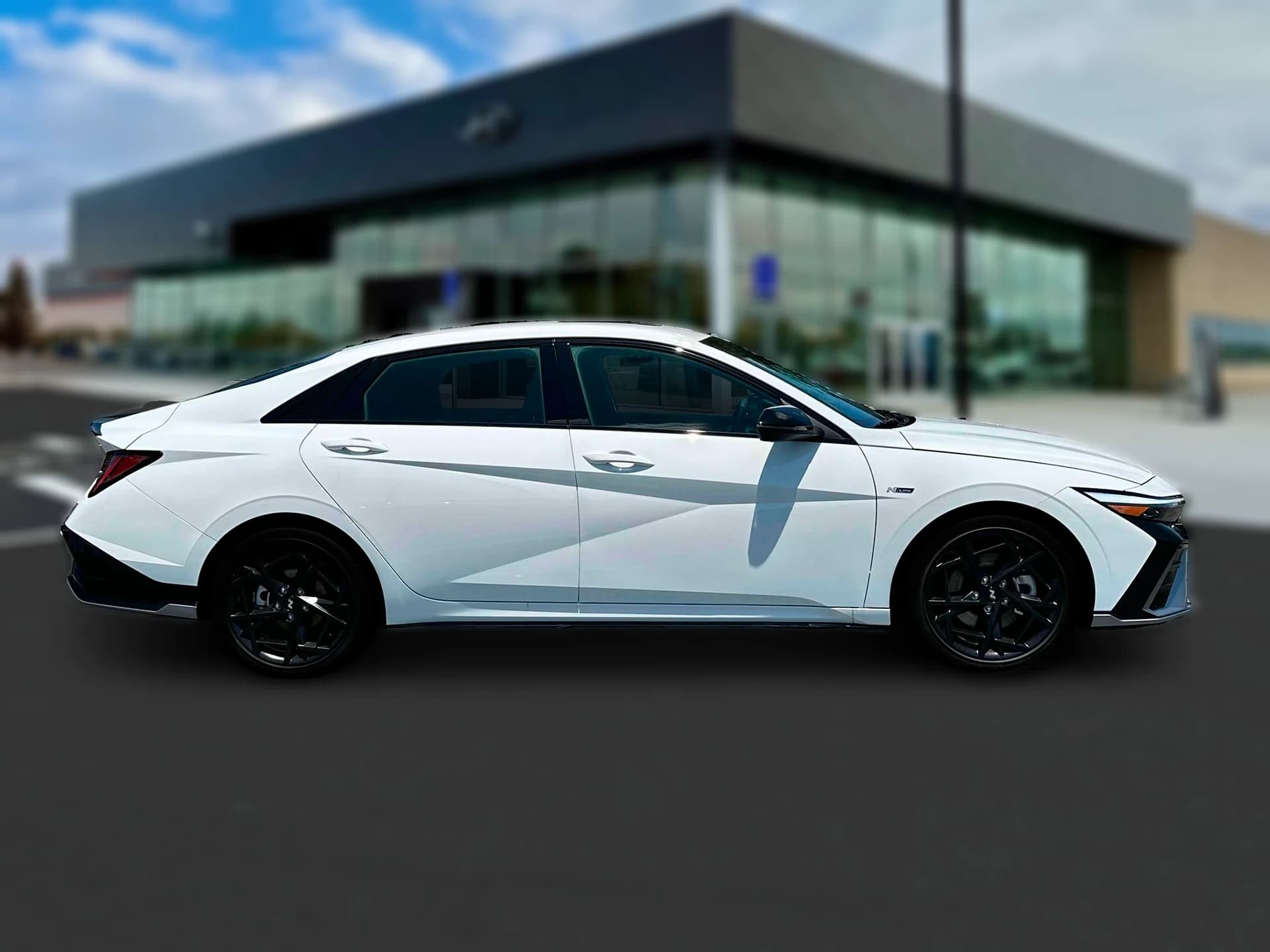 Hyundai Elantra N Line DCT 2025 — side view