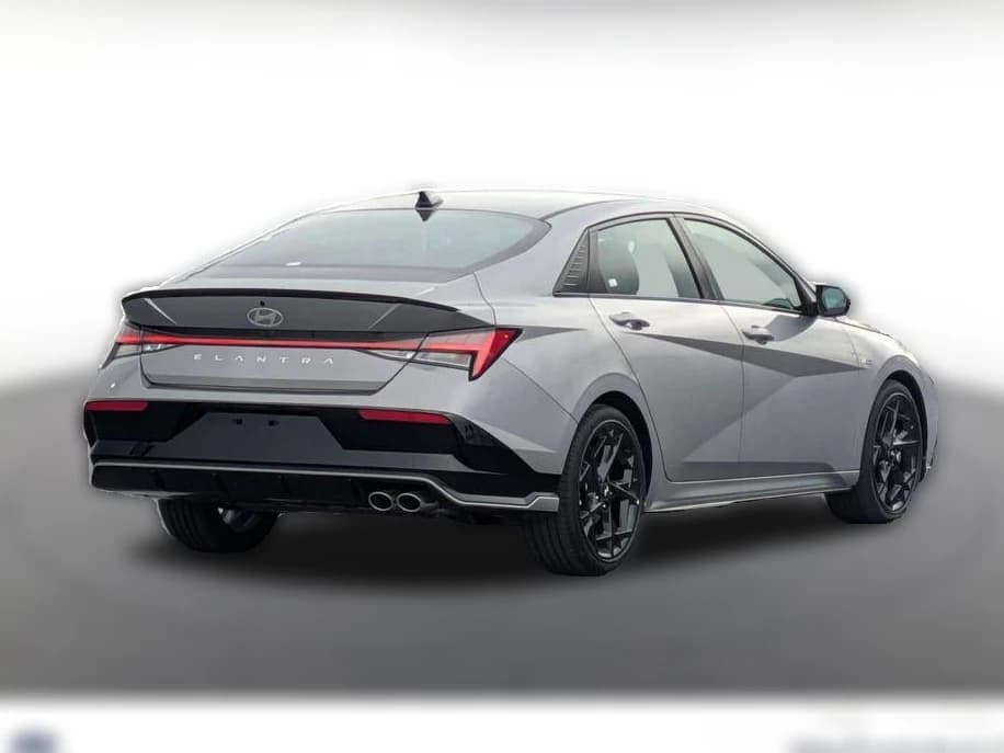 Hyundai Elantra N Line DCT 2025 — side view