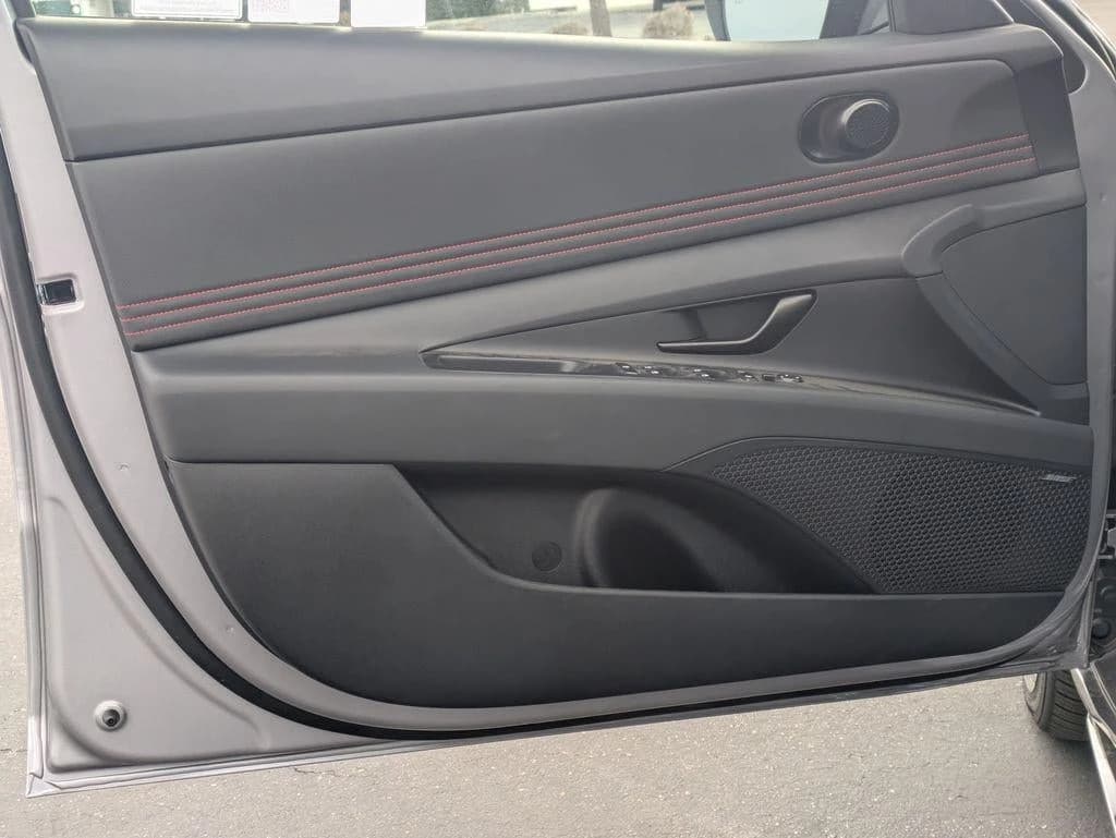 Hyundai Elantra N Line DCT 2025 — side view