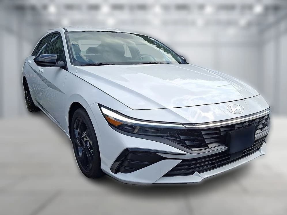Hyundai Elantra SEL Sport Premium IVT 2026 — side view