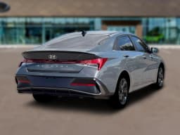 Hyundai Elantra SEL Sport Premium IVT 2026 — side view